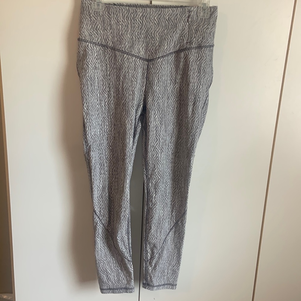 Grey capri leggings